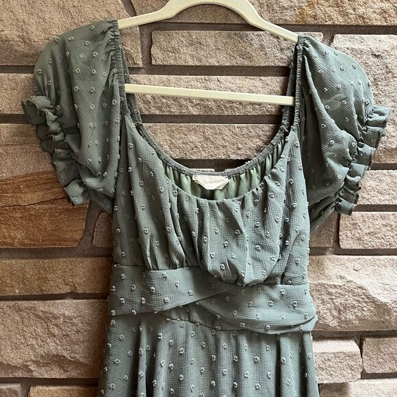 Altar’d State Haisley Layered Crossover Romper Sage Green Swiss Dot XL - Picture 9 of 14